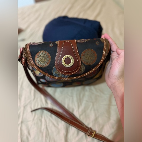 STUNNING VINTAGE GUY LAROCHE PARIS CROSSBODY BAG - RARE CELESTIAL PRINT DESIGN - Picture 5 of 7